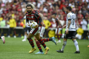 Flamengo 1 x 1 Ceará - Mengão tropeça em manhã histórica para Gabigol