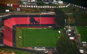 Baiano: Vitória inicia melhoria no gramado do Barradão para 2023