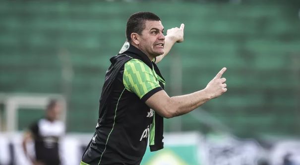 Juventude técnico Umberto Louzer