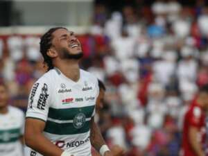 Mesmo sem atuar no Brasileirão, Luizão recebe proposta para deixar o Coritiba