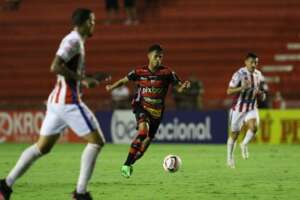 Náutico 2 x 0 Ituano - Timbu vence, mas não sai da lanterna e freia Galo na Série B