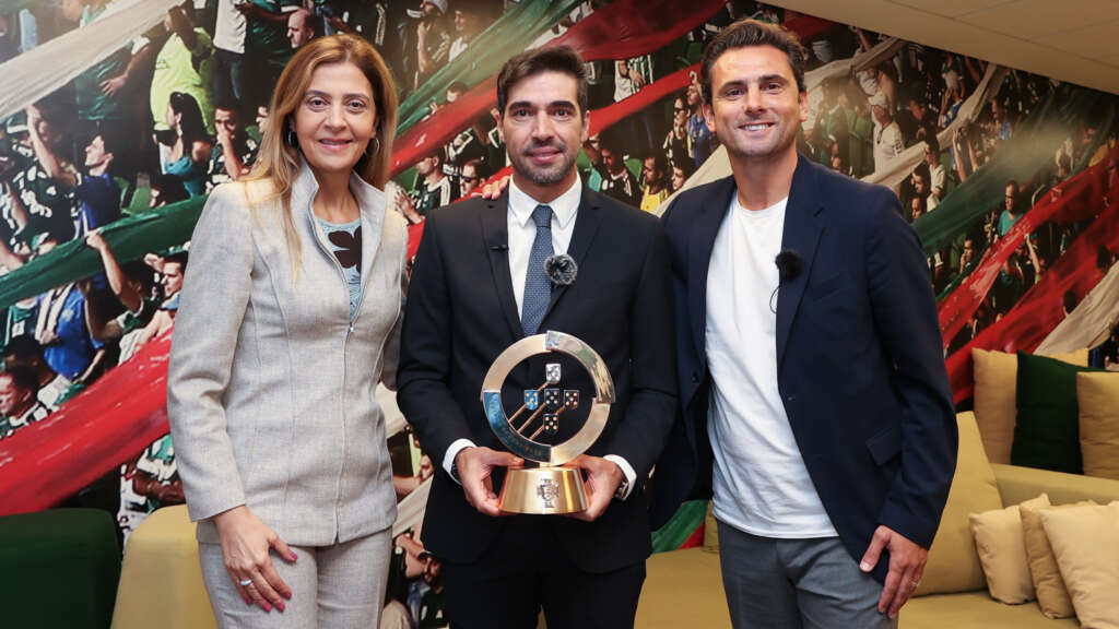 Abel Ferreira ganha prêmio mais importante dado pela Federação Portuguesa