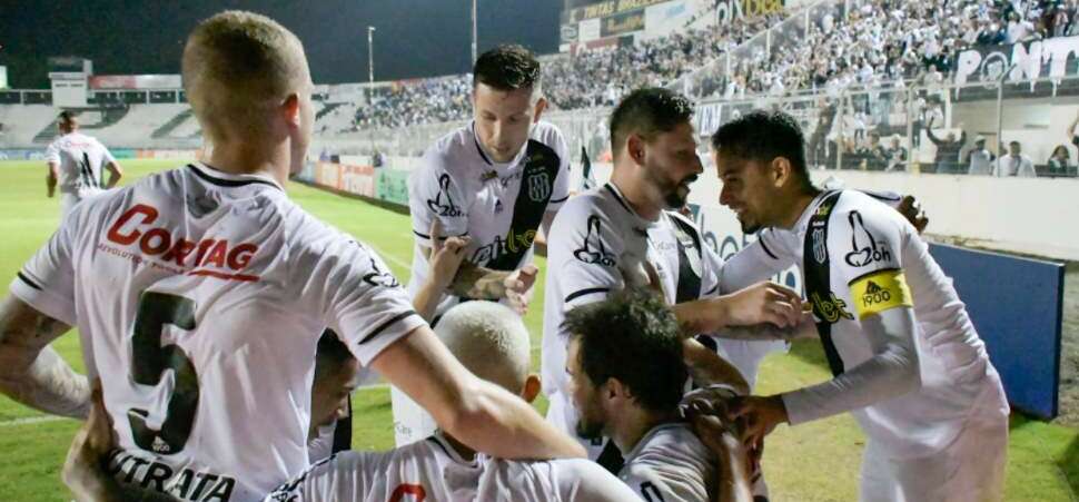 Ponte Preta: jogadores festejam