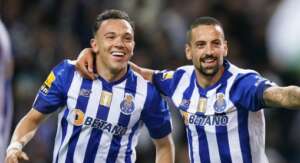 PORTUGUÊS: Porto goleia Braga e Sporting volta a vencer