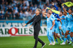 Série B: Renato Gaúcho comemora mais um passo do Grêmio rumo à elite e explica cartões