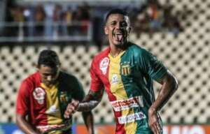 Série B: Volante do Sampaio Corrêa mira em jogo contra Operário-PR, após marcar contra o Bahia
