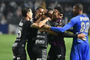 Elenco do Santos assimila estilo 'simples' de Ribeiro e reage no Brasileiro