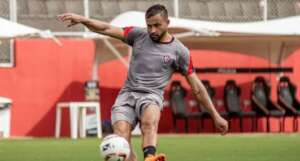 Baiano: Lazaroni passa por cirurgia e Vitória estipula volta de 8 a 10 semanas