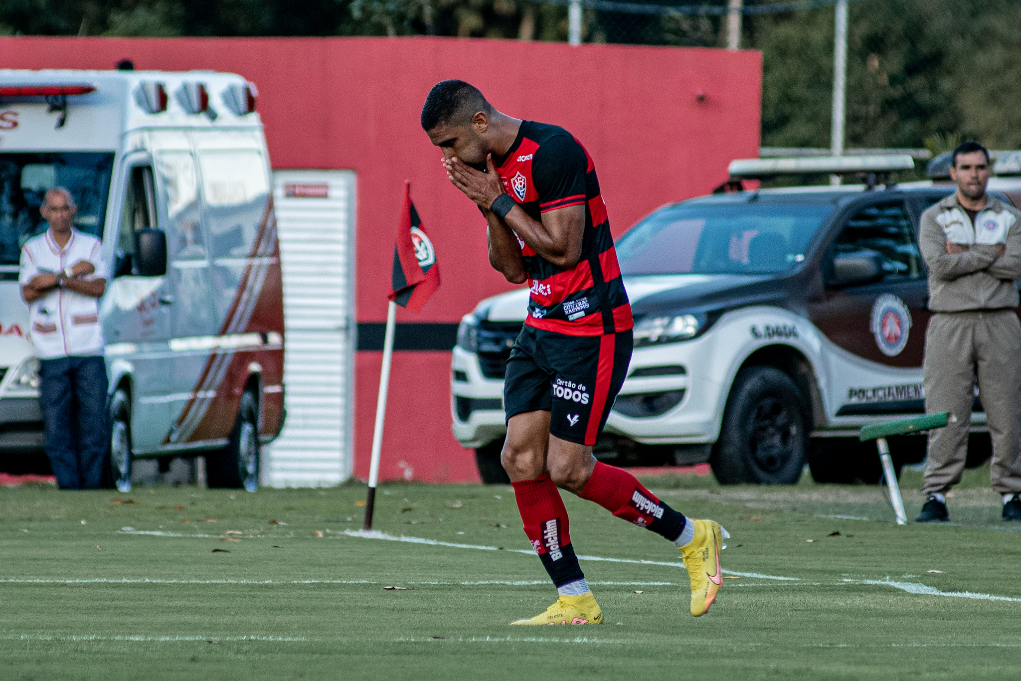 Série B: Sport precisa superar Barradão lotado no jogo da vida contra  Vitória