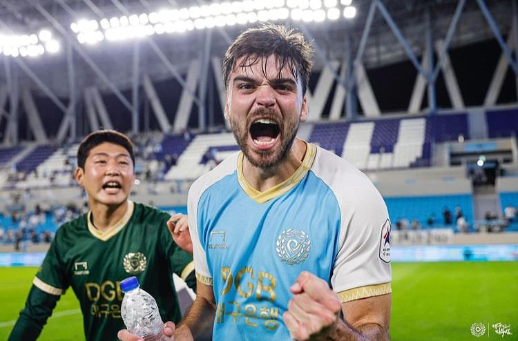 Zeca volta a viver grande momento com a camisa do Daegu na Coréia do Sul