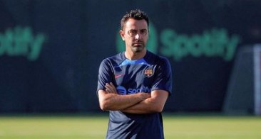 Xavi lamenta a derrota contra o Bayern pelo Barcelona