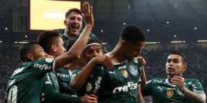 BRASILEIRÃO: Palmeiras vence mais uma, Flu retoma vice-liderança e Timão volta ao G4