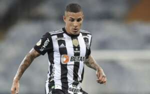 Atlético-MG confirma lesão de ligamentos de Arana e lateral está fora da Copa do Mundo
