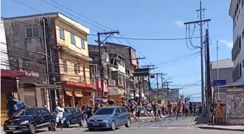 Polícia prende 2 pessoas envolvidas em briga de torcidas de Bahia e Vitória