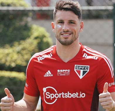 Calleri completa 100 jogos pelo São Paulo