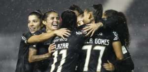 PAULISTA FEMINO: Corinthians e São José dura 45 minutos e forte chuva adia a partida