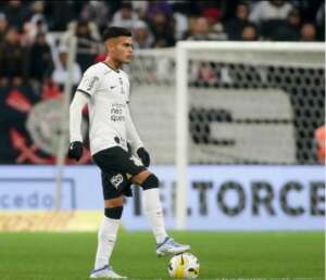 BRASILEIRÃO: Corinthians e Inter brigam para dormir no G-4