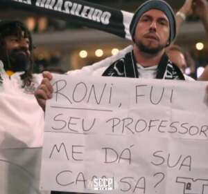 Professor ganha camisa do Corinthians de Roni, seu ex-aluno. Veja!