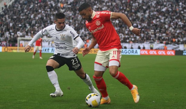 Corinthians vacila e perde chance de voltar a vice-liderança