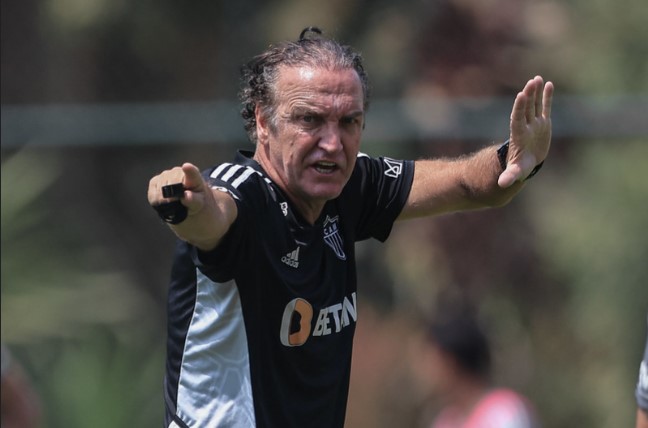 Permanência de Cuca no comando do Atlético-MG depende de desempenho na reta final