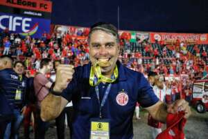 Potiguar: Leandro Sena renova com o América-RN após temporada inesquecível em 2022