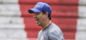 Série B: Técnico do Náutico quer time ousado diante do Vasco