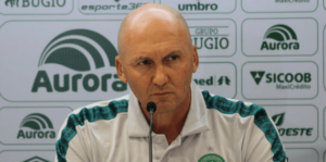 Treinador cobra cerca de R$ 1 milhão do Náutico na Justiça