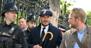 Beckham se junta a milhares de ingleses para se despedir da rainha Elizabeth II
