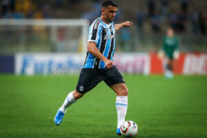 Grêmio 2 x 1 Vila Nova - Ainda sem Renato, Grêmio coloca fim ao jejum de vitórias