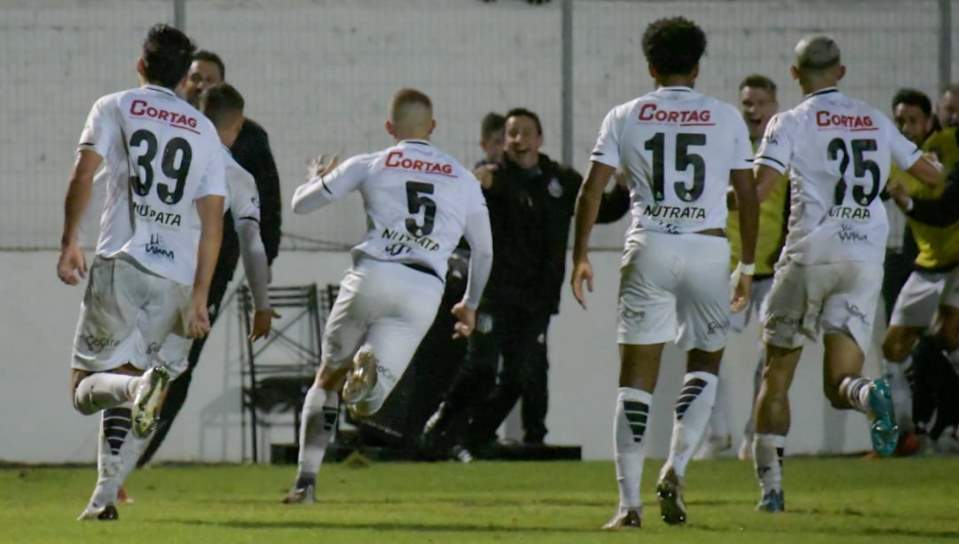 Ponte Preta 1 x 4 Cruzeiro