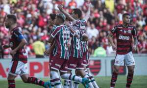 Flamengo 1 x 2 Fluminense - Tricolor quebra invencibilidade do Fla