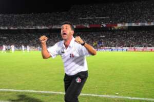 Série D: Santa Cruz tem interesse em efetivar Zé Teodoro como técnico