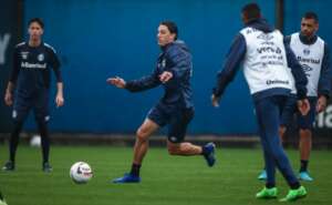 Série B: Renato fecha treino do Grêmio e foca a reabilitação