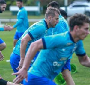 Brasileirão: Zagueiro do Coritiba volta a treinar e pode reassumir titularidade