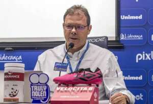 Presidente do Avaí revela conversa com Barroca e cobrança ao elenco