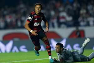 Flamengo se aproxima de vender Lázaro para clube espanhol