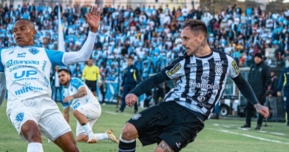 Paysandu e Figueirense duelam na Curuzu