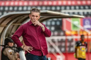 Série D: Paulo Roberto Santos, do Pouso Alegre, vai esperar uma semana para definir futuro