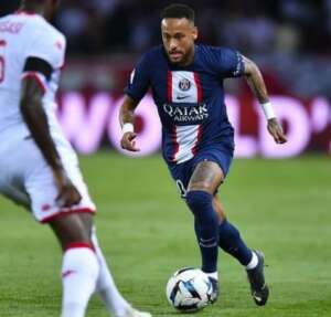 PSG tentou vender Neymar ao City no último dia da janela europeia, diz jornal