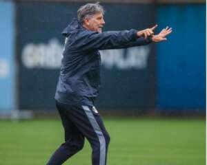 Renato Gaúcho rebate Tiago Nunes sobre treinos de futevôlei: 'O que ele ganhou?'