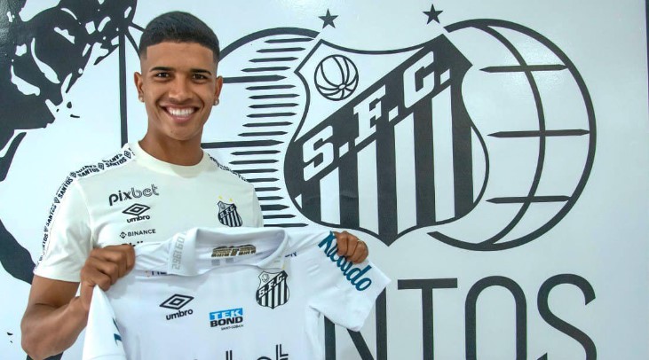 Lucas Barbosa é do Santos até 2026