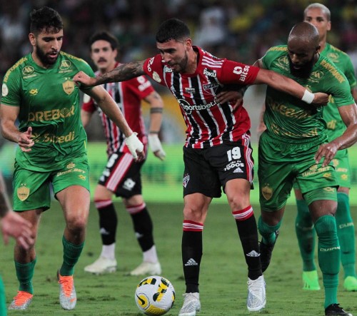 'O São Paulo está obcecado por ser campeão', diz Igor Vinícius após cobranças