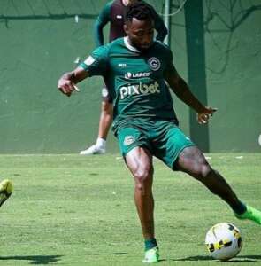 Brasileirão: Lateral do Goiás é punido com 1 jogo e fica à disposição contra RB Bragantino