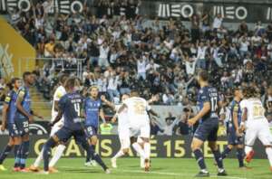 PORTUGUÊS: Ex-Guarani, Anderson Silva marca e Vitória de Guimarães vence