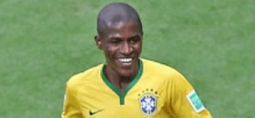 Volante Ramires Aposentou