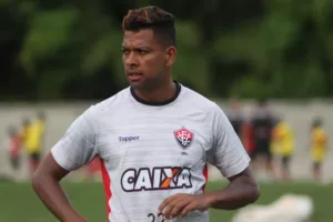 Baiano: Vitória têm premiação bloqueada por dívida com atacante Wallyson