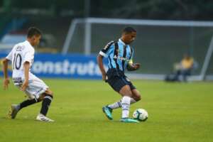 Gaúcho: Caxias quer contar com volante do Grêmio na próxima temporada