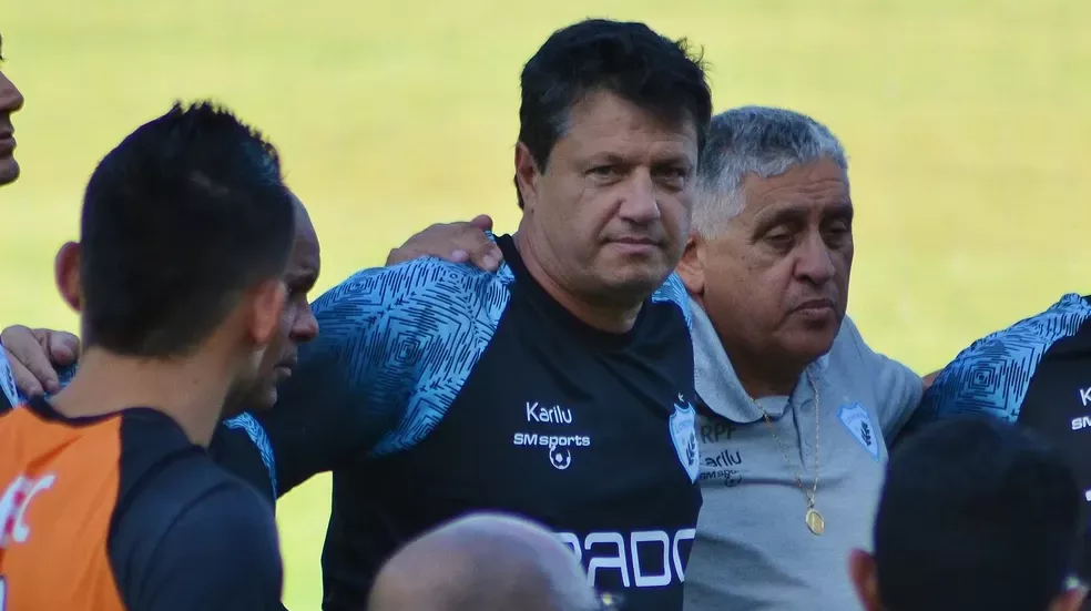 Adilson Batista, técnico do Londrina