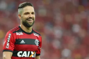 Diego se despede de funcionários do Flamengo na Gávea. Veja como foi