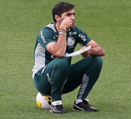 Abel Ferreira fica à frente de Tite em lista de melhores técnicos do mundo